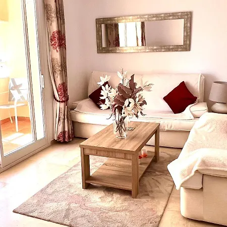 Front Line Apartment, Close To Everything.. Apartamento Estepona