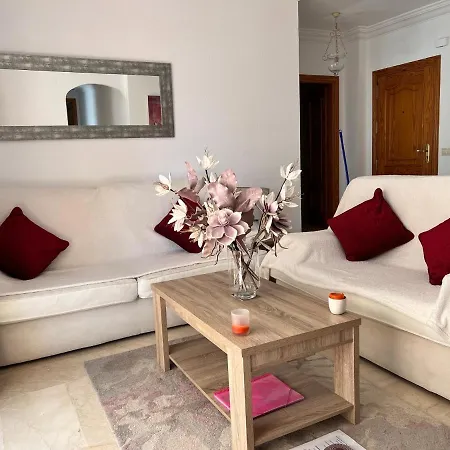 Front Line Apartment, Close To Everything.. Apartamento *